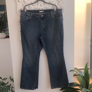 Levi’s 590 Bootcut💥size 20W